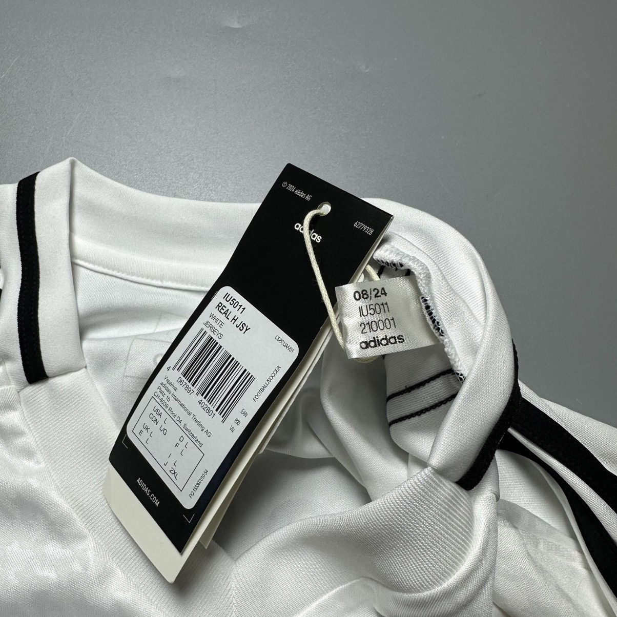 Adidas REAL MADRID ADIDAS 2024/2025 FOOTBALL HOME JERSEY #10 MODRIC Size US L / EU 52-54 / 3 - 6 Thumbnail