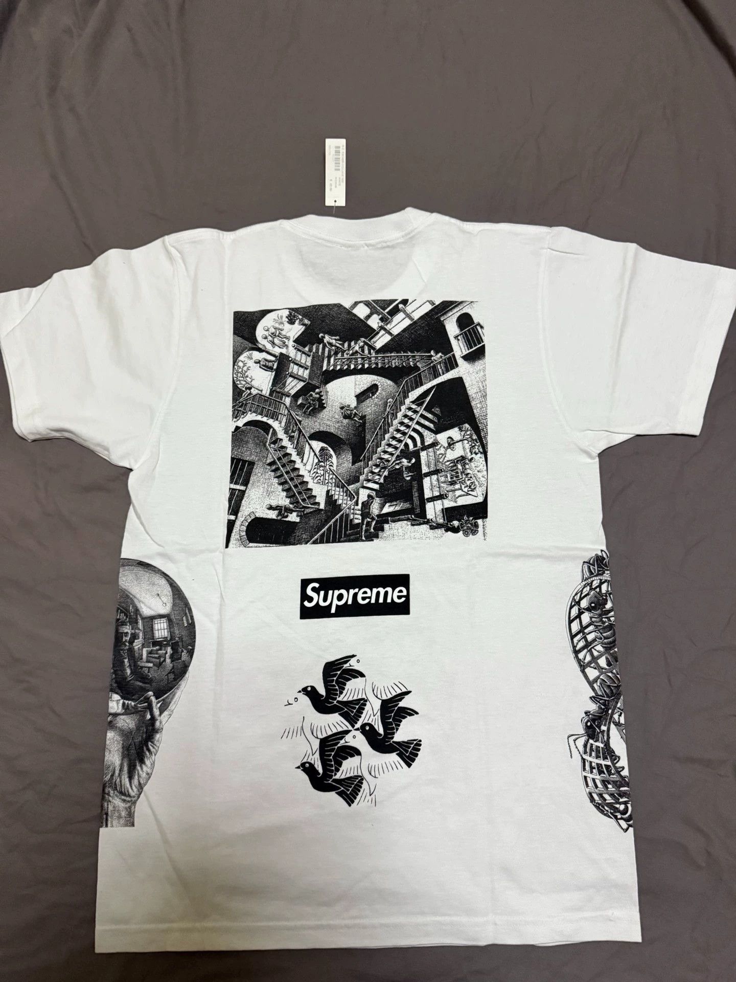 Supreme Supreme x MC Escher Collage SS Tee White/Lime Blue M Size US M / EU 48-50 / 2 - 1 Thumbnail