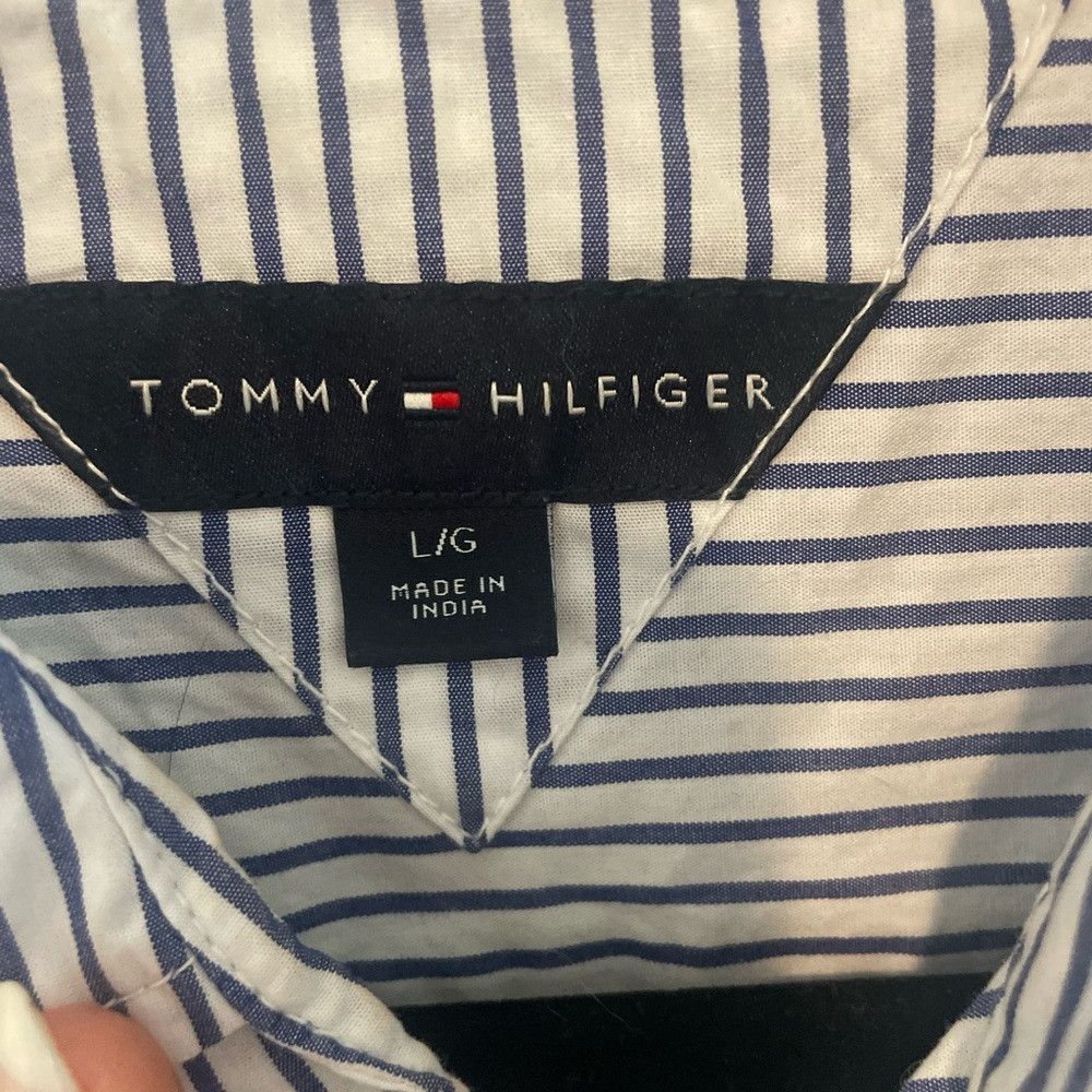 Tommy Hilfiger Tommy Hilfiger blue and white stripped button down blouse Size L / US 10 / IT 46 - 2 Thumbnail