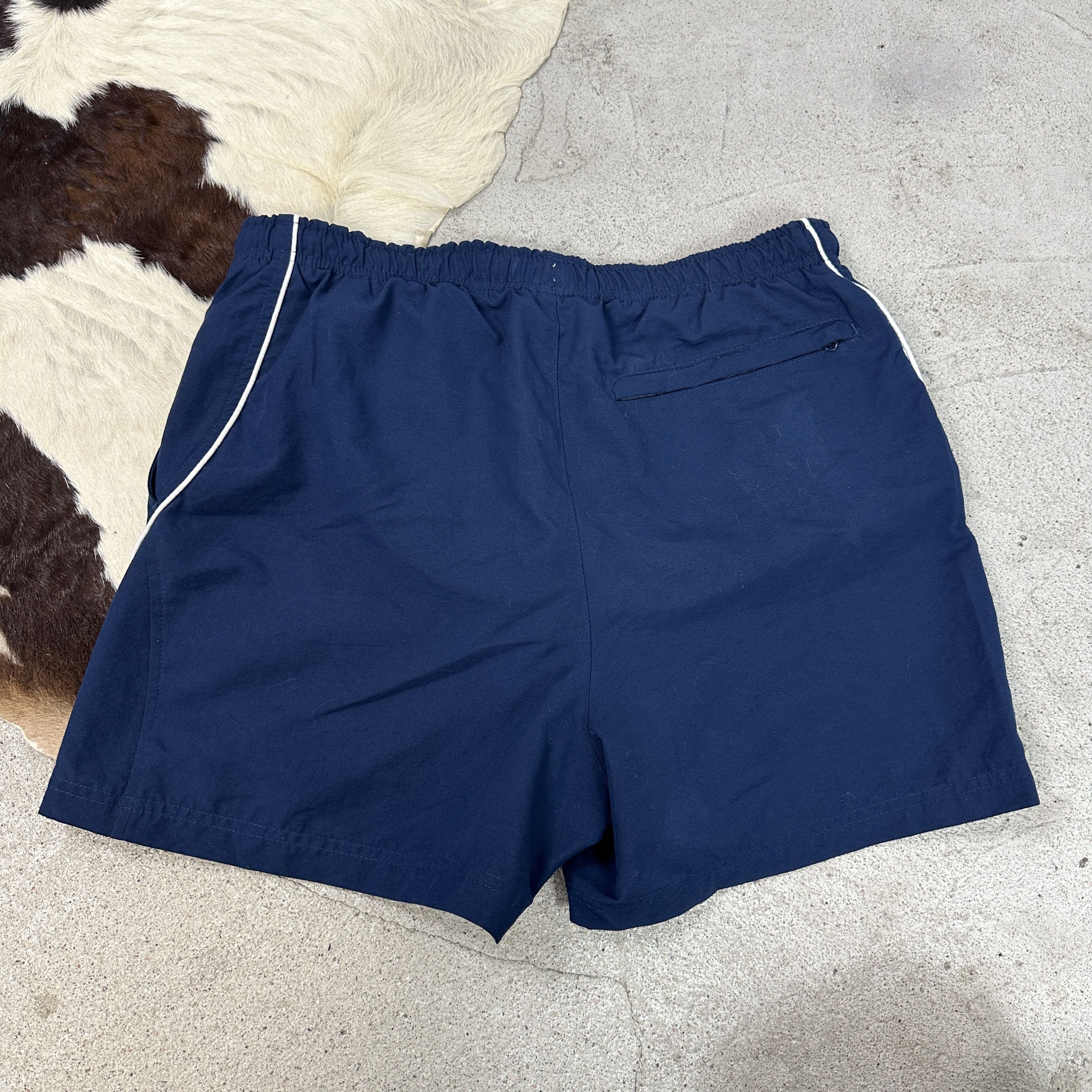 Nike × Vintage Vintage Sportswear Streetwear Nike 00s Shorts Size US 36 / EU 52 - 3 Thumbnail