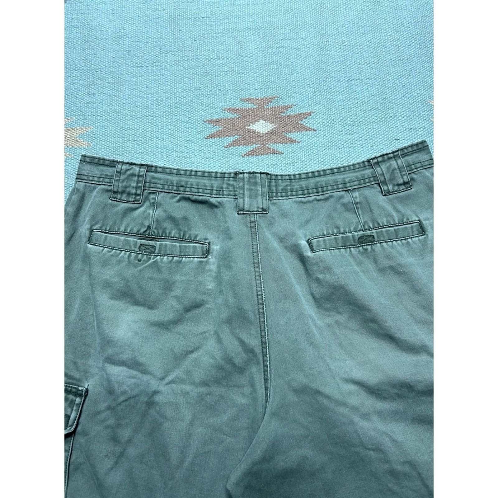 Faded Glory Faded Glory Cargo Shorts Shirt Cargo Men 36 Green Distressed Twill Cotton Utility Pockets 90s Skater Size US 36 / EU 52 - 7 Thumbnail