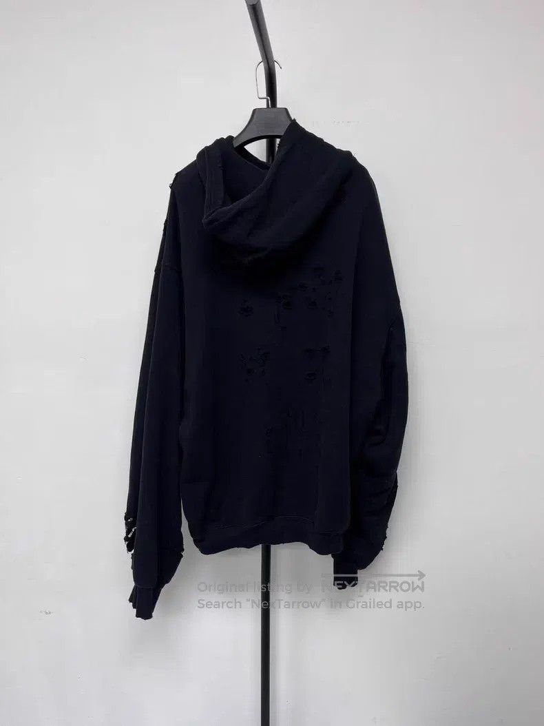 Balenciaga Balenciaga Artistic Printed Cracked Effect Ripped Hooded S Size US M / EU 48-50 / 2 - 2 Thumbnail