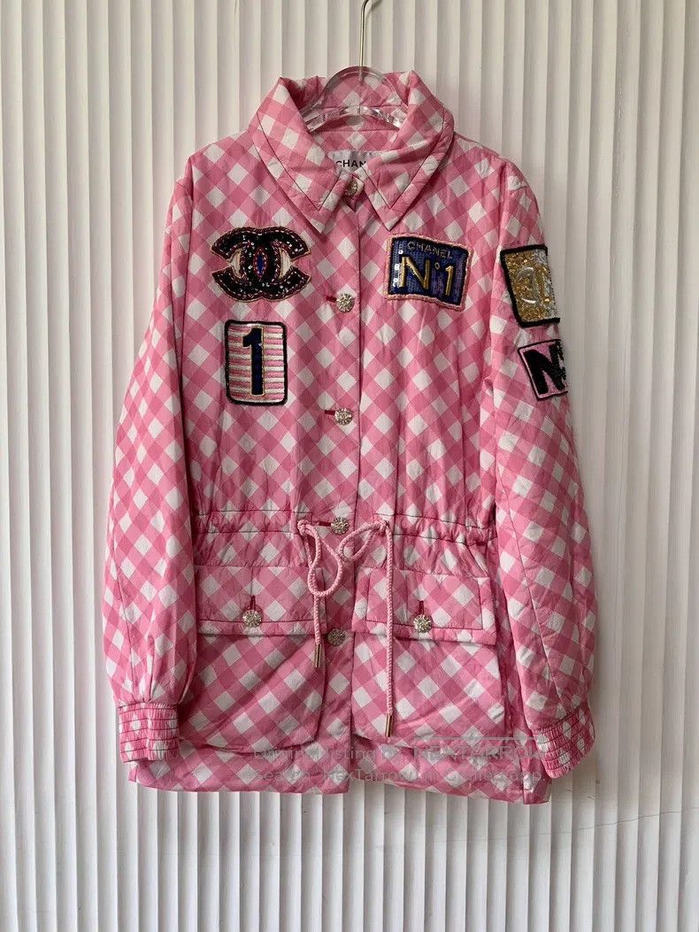 Chanel Chanel 23C pink and white plaid logo waist jacket Size S / US 4 / IT 40 - 1 Thumbnail