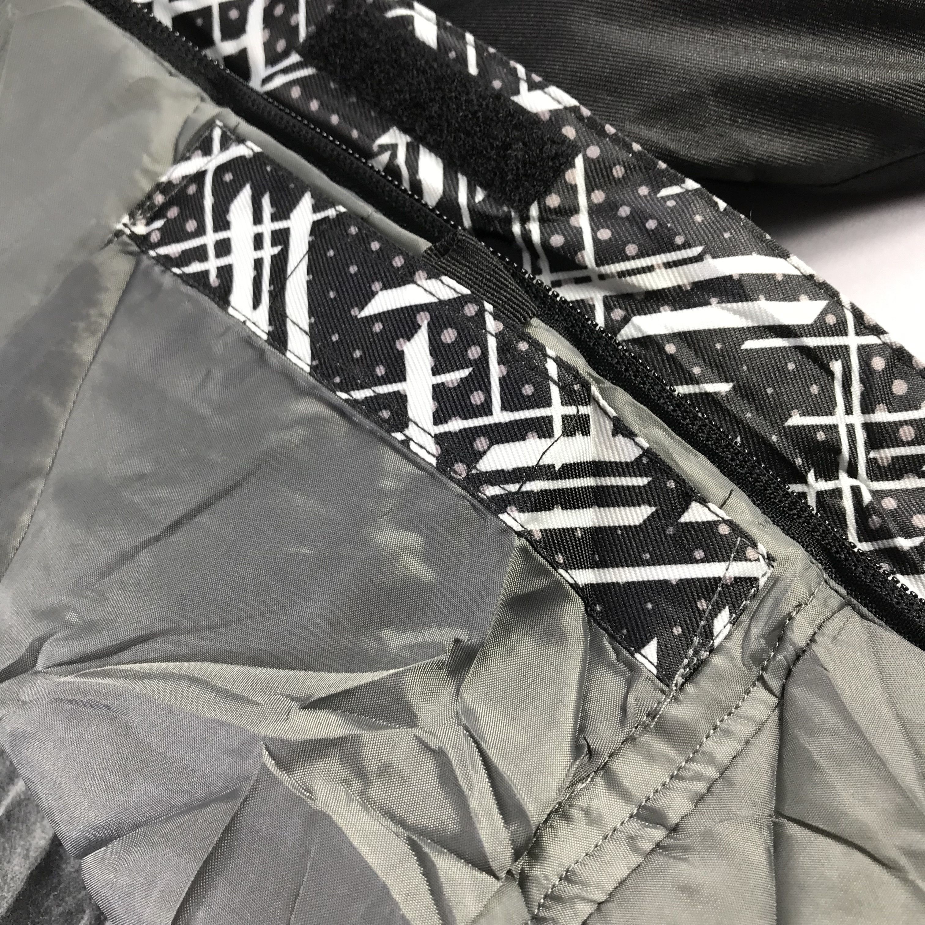 Japanese Brand Vintage Japanese Brand Windbreaker Hooded Full-Zip Jacket Size US M / EU 48-50 / 2 - 11 Thumbnail