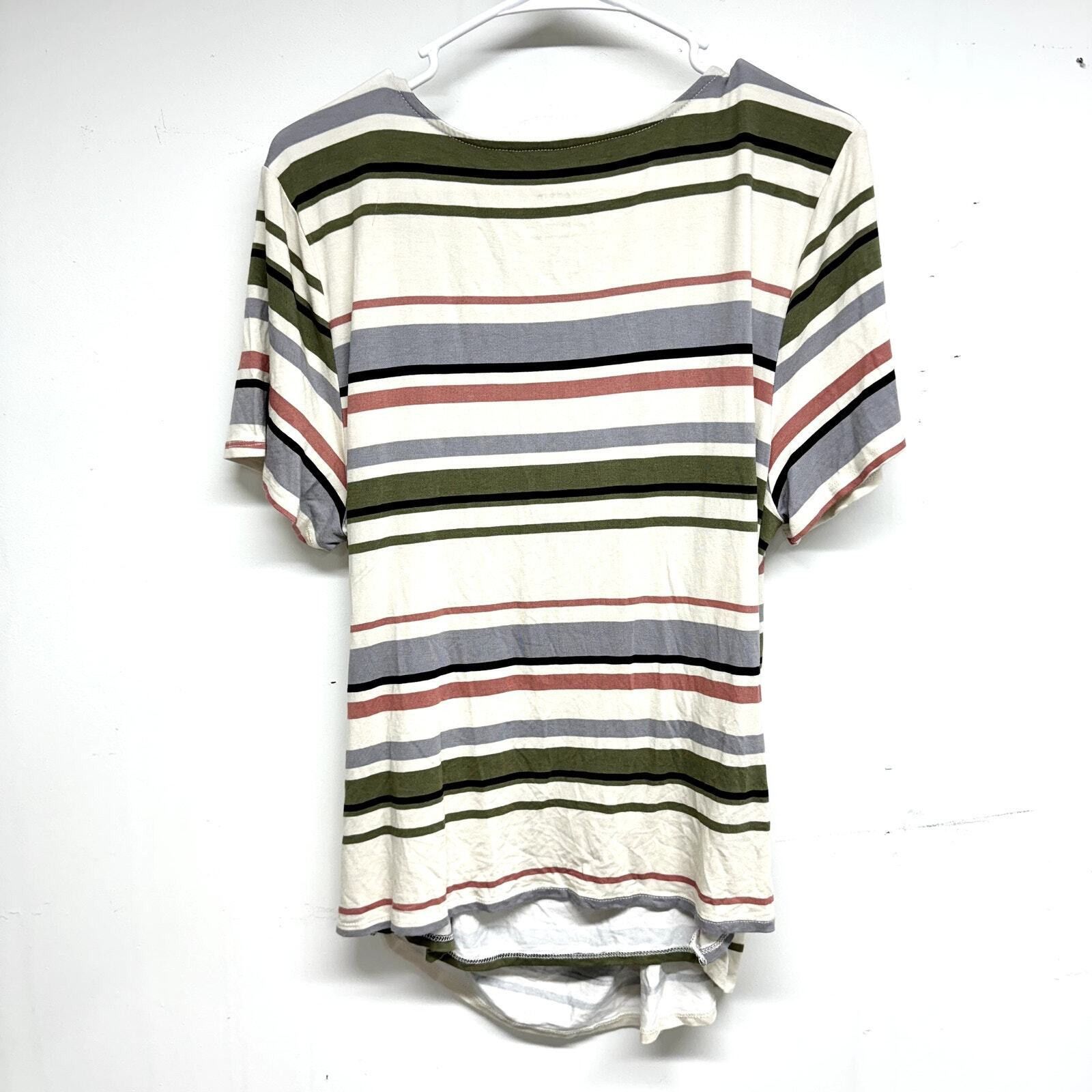 Other Torrid Striped Super Soft Surplice Wrap Deep V Top Size 3/3X Size 3XL / US 20-22 - 2 Thumbnail