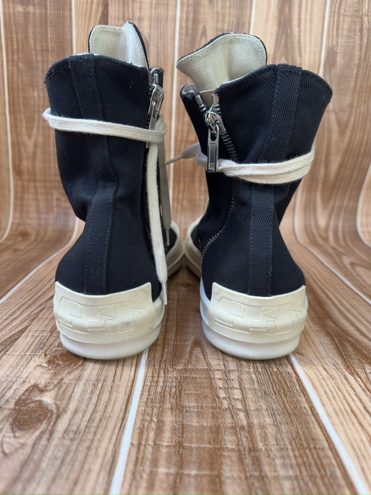 Rick Owens Rick Owens DRSHDW Black Cardboard Hightop Sneakers Size US 10.5 / EU 43-44 - 7 Thumbnail