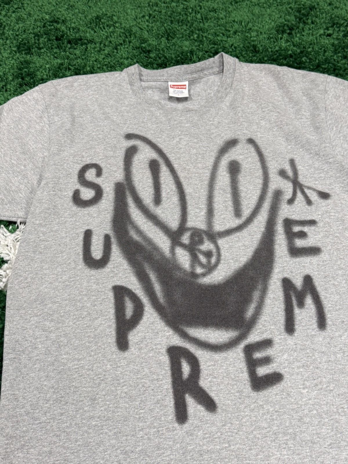 Supreme Supreme Smile Clown Tee FW18 Grey Large Chito Graffiti Size US L / EU 52-54 / 3 - 2 Thumbnail