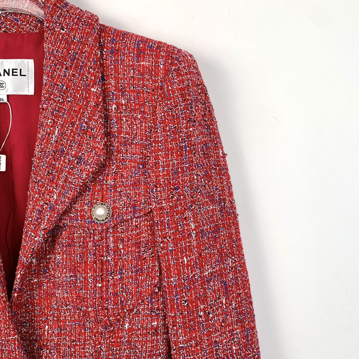 Chanel Chanel Red Pearl Button Cotton Lapel Tweed Woven Jacket Size XS / US 0-2 / IT 36-38 - 3 Thumbnail