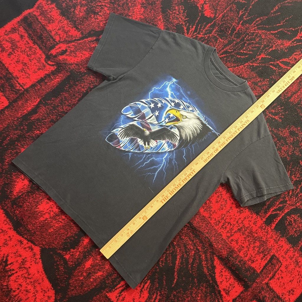 Vintage Vintage 2000s Faded American Bald Eagle Lightning Tee Size US L / EU 52-54 / 3 - 4 Thumbnail