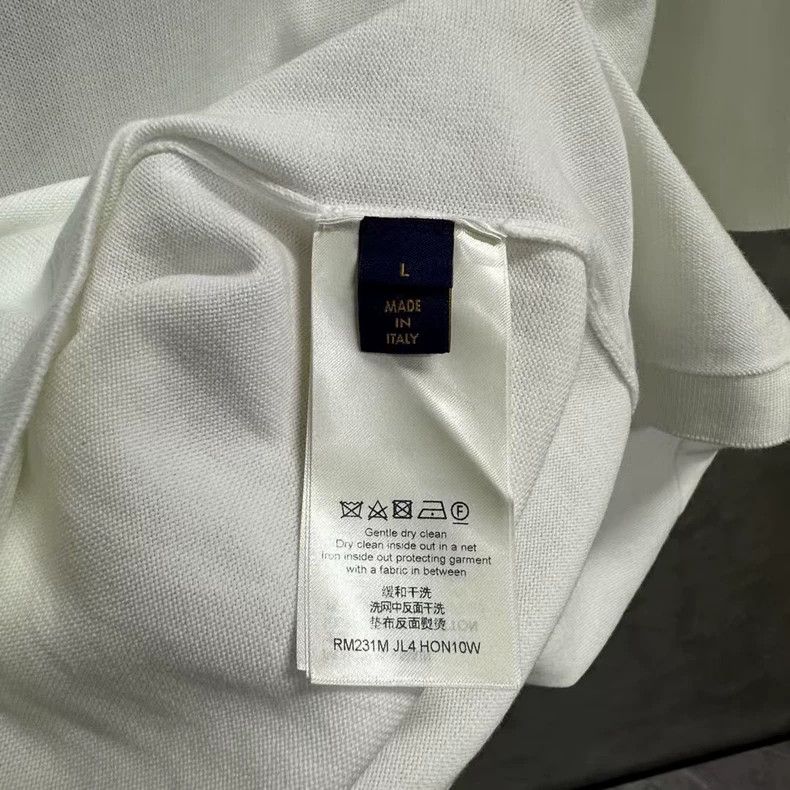 Louis Vuitton Louis Vuitton Round neck pullover short sleeves in white c Size US L / EU 52-54 / 3 - 5 Thumbnail