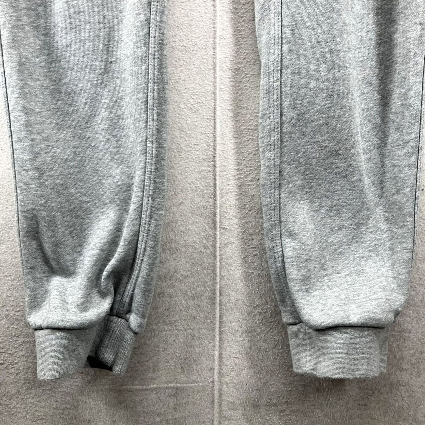 Nike Nike Sportswear Club Fleece Jogger Pants Gray White Swoosh Small 28x29 Pants Mens Regular Gray Nike Fleece Sweatpants Jogger Casual Activewear 90s? Size US 29 - 6 Thumbnail