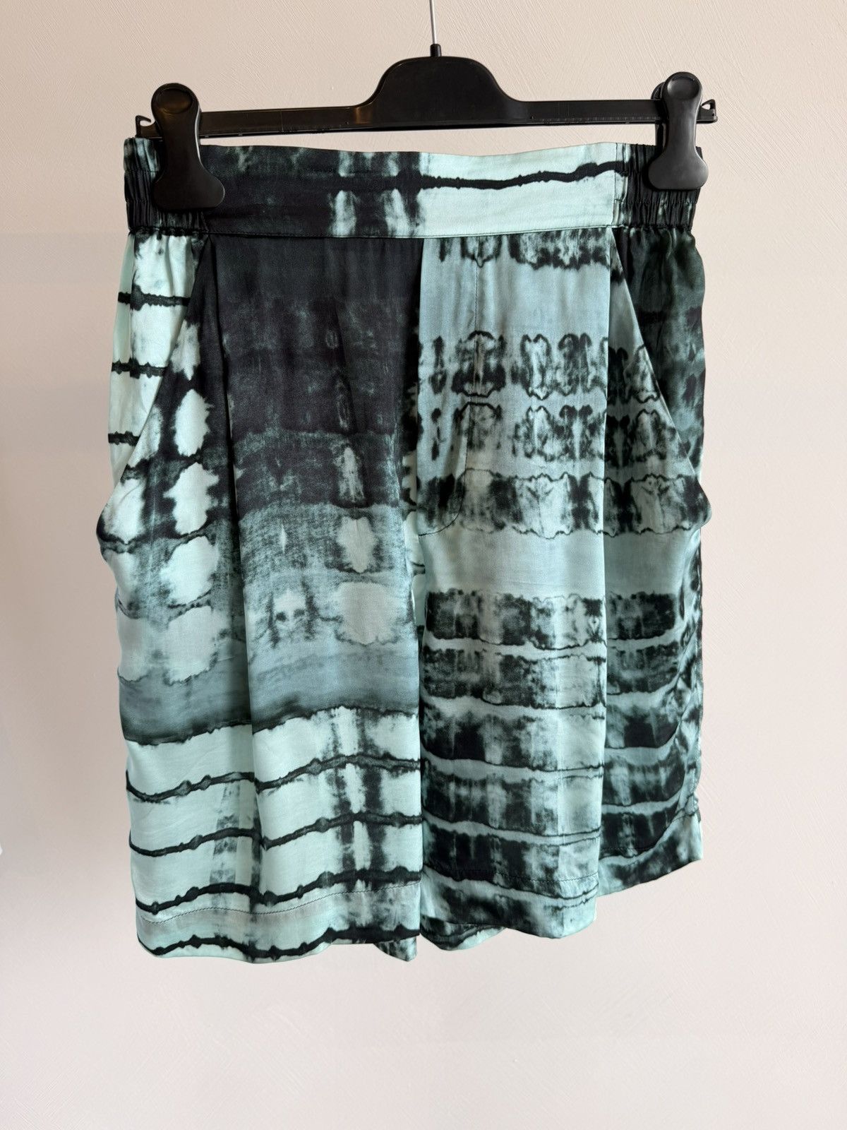 Other DELOS Printed Shorts Black Turquoise Shibori Tie Dye Size S Size 30" / US 8 / IT 44 - 1 Thumbnail