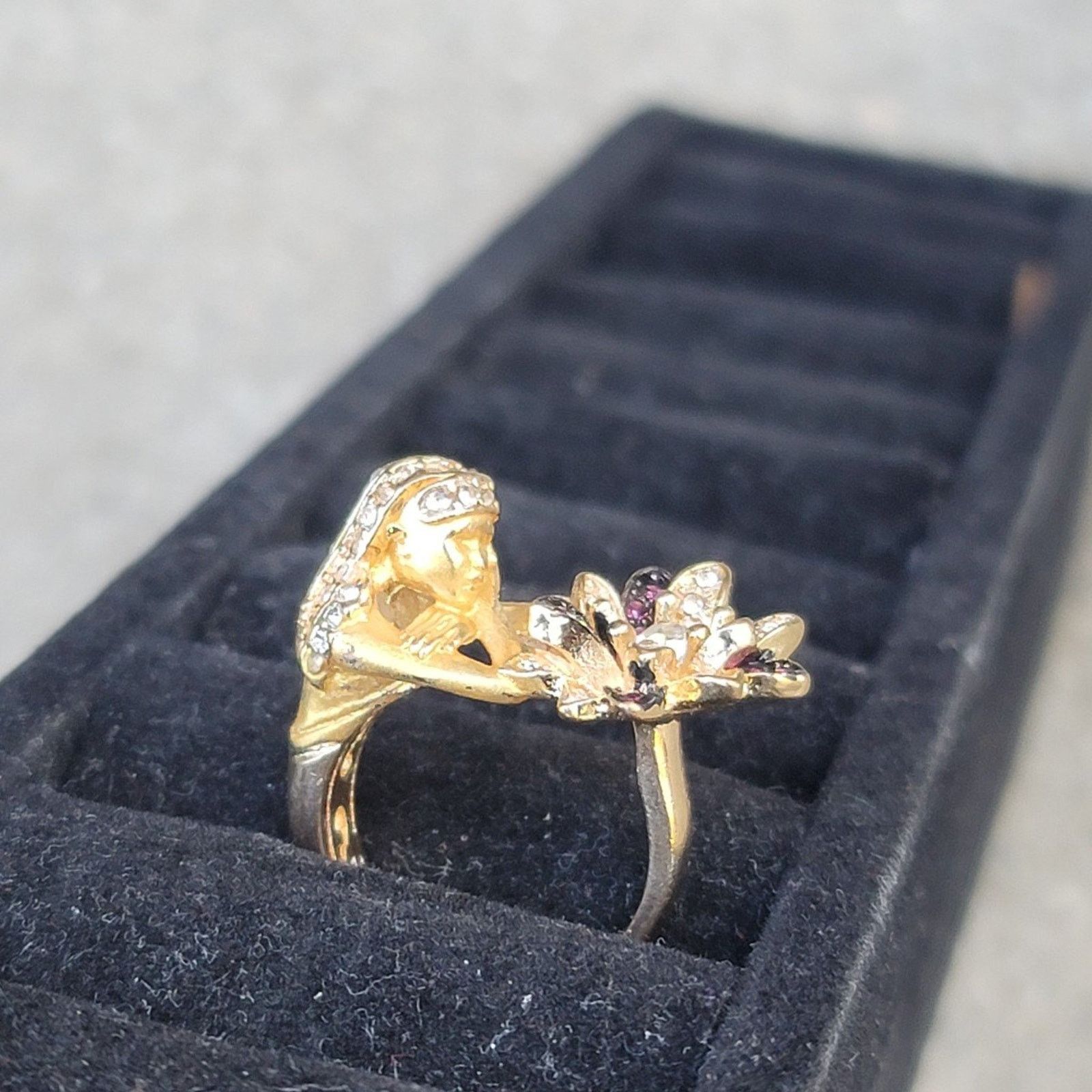 The Unbranded Brand Gold Tone Girl Flower Rhinestone Ring Size ONE SIZE - 9 Thumbnail