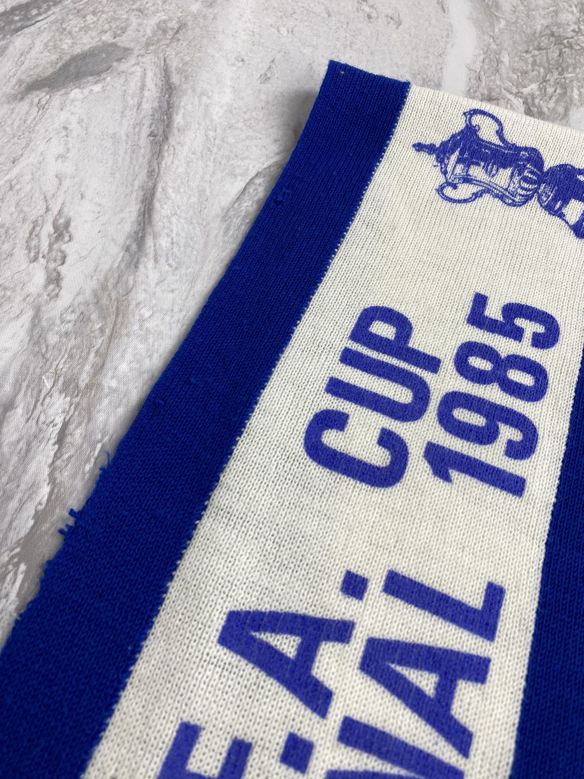 Vintage Vintage Everton Football Club Final Cup 1985 Soccer Scarf Size ONE SIZE - 3 Thumbnail
