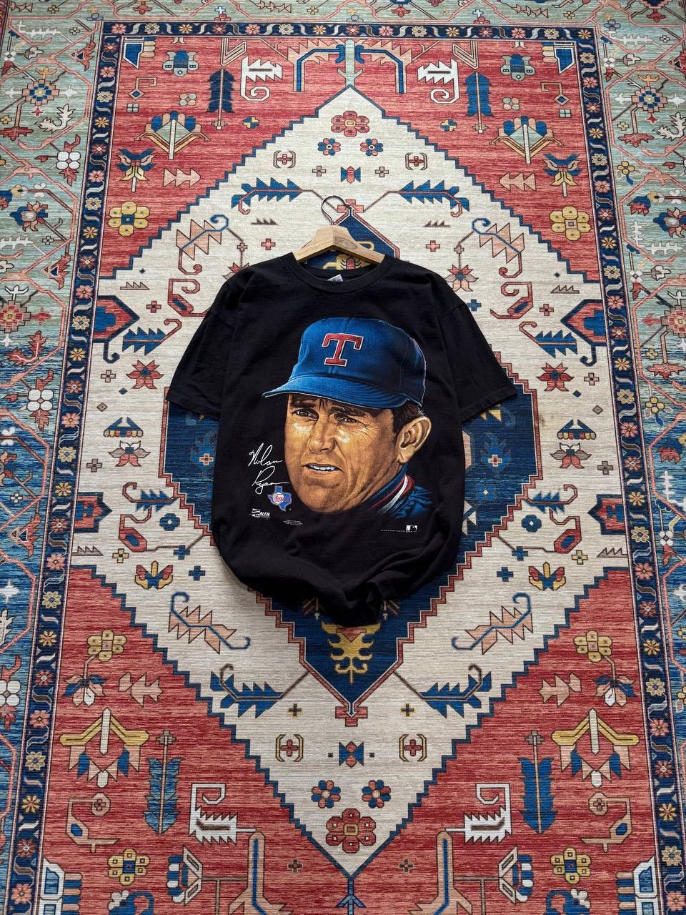 MLB Very Rare Vintage 90s MLB Texas Rangers Nolan Ryan Tshirt Size US XL / EU 56 / 4 - 2 Thumbnail