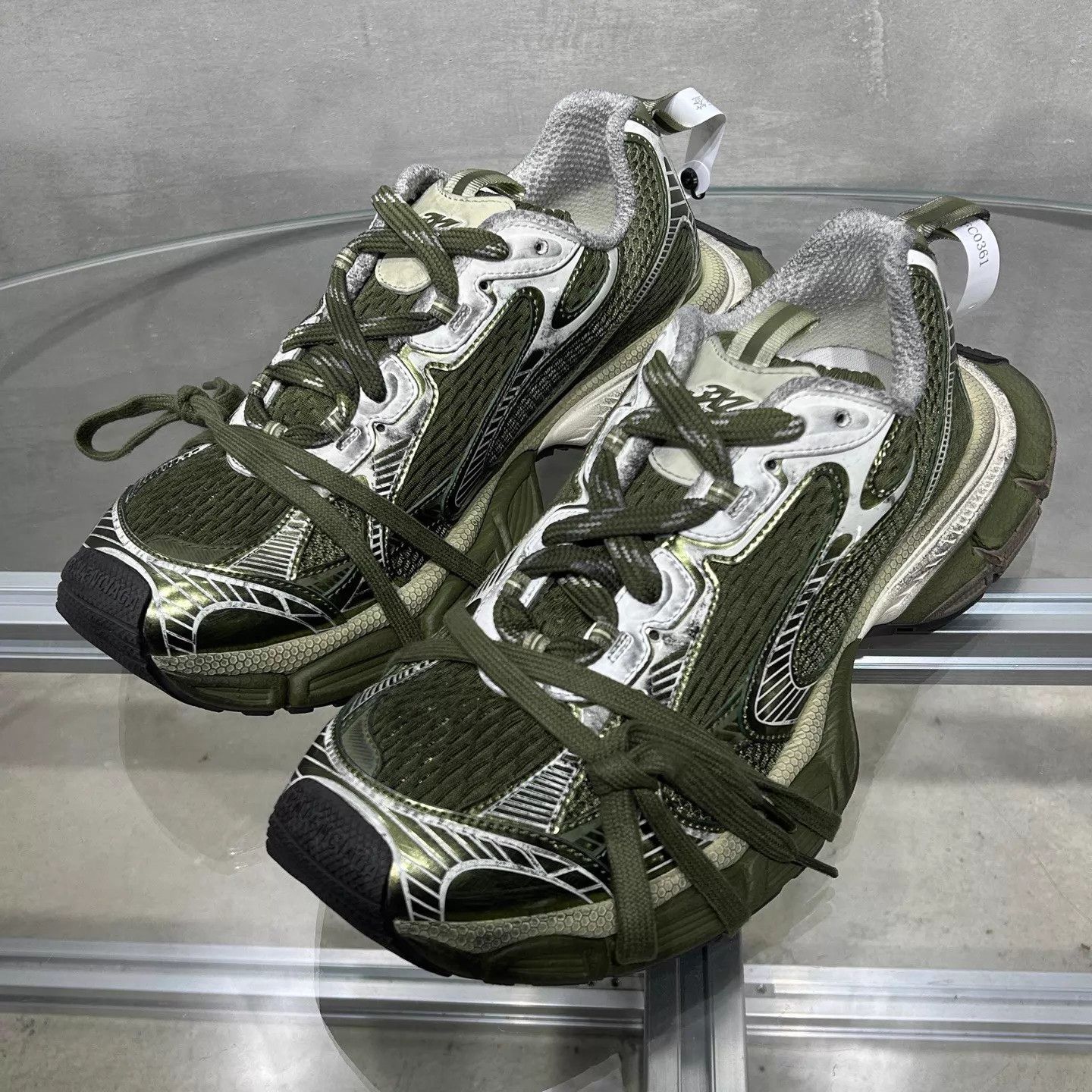 Balenciaga Balenciaga 3XL Distressed Dad Sneakers Olive Green EU44 Size US 11 / EU 44 - 2 Thumbnail