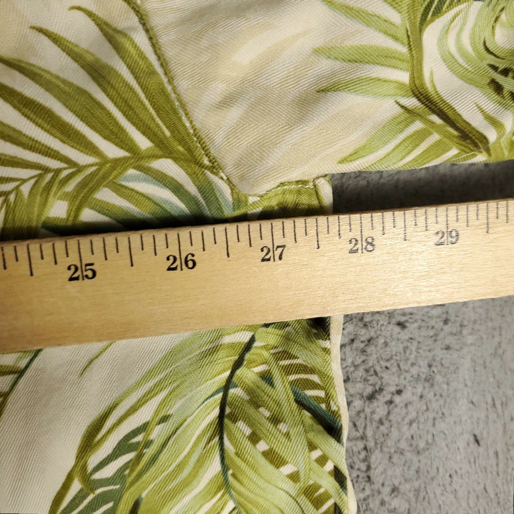 Tommy Bahama Tommy Bahama Shirt Mens 2XL Beige Green Palm Tree Print Silk Hawaiian Button Up Size US XXL / EU 58 / 5 - 6 Thumbnail