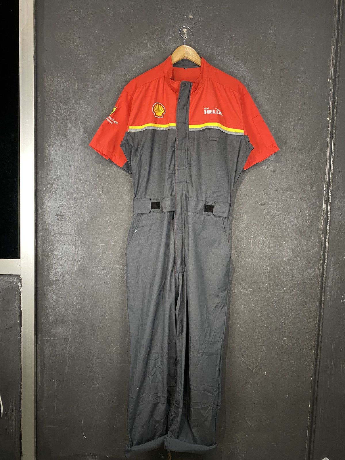 Ferrari 90s Shell Scuderia Ferrari Circuit Coverall Size US XL / EU 56 / 4 - 2 Thumbnail