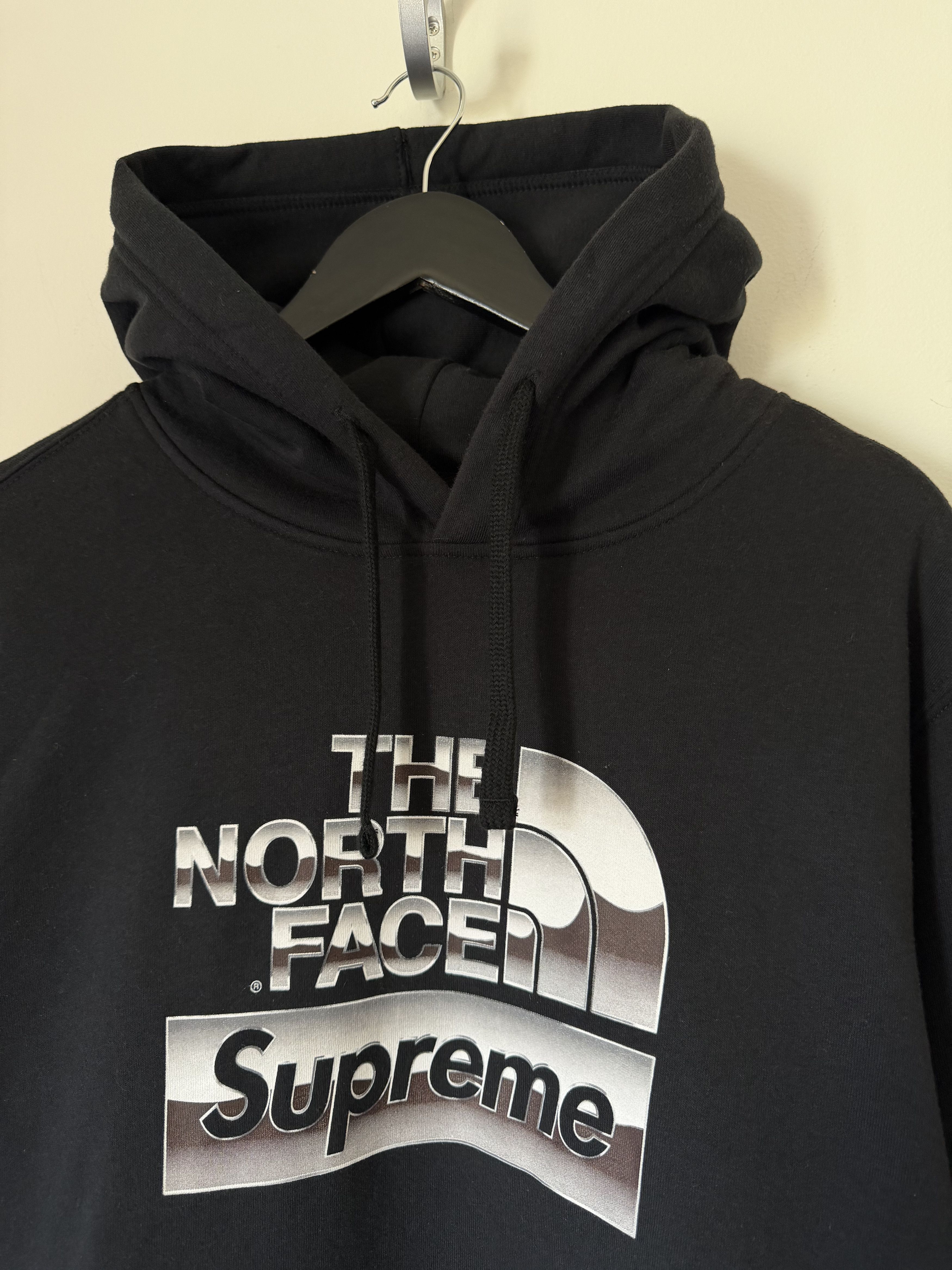 Supreme × The North Face Supreme The North Face Metallic Logo Hoodie in Black Size US L / EU 52-54 / 3 - 2 Thumbnail