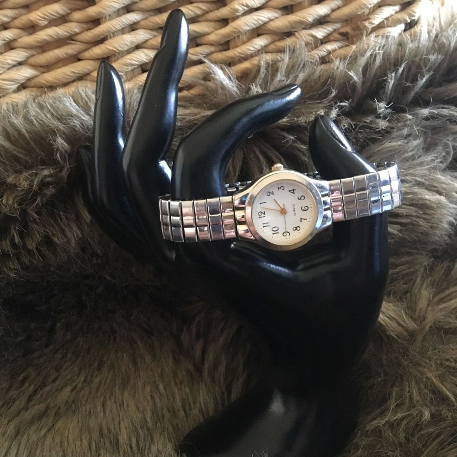 Other Ladies silver stretch band quartz watch Size ONE SIZE - 3 Thumbnail