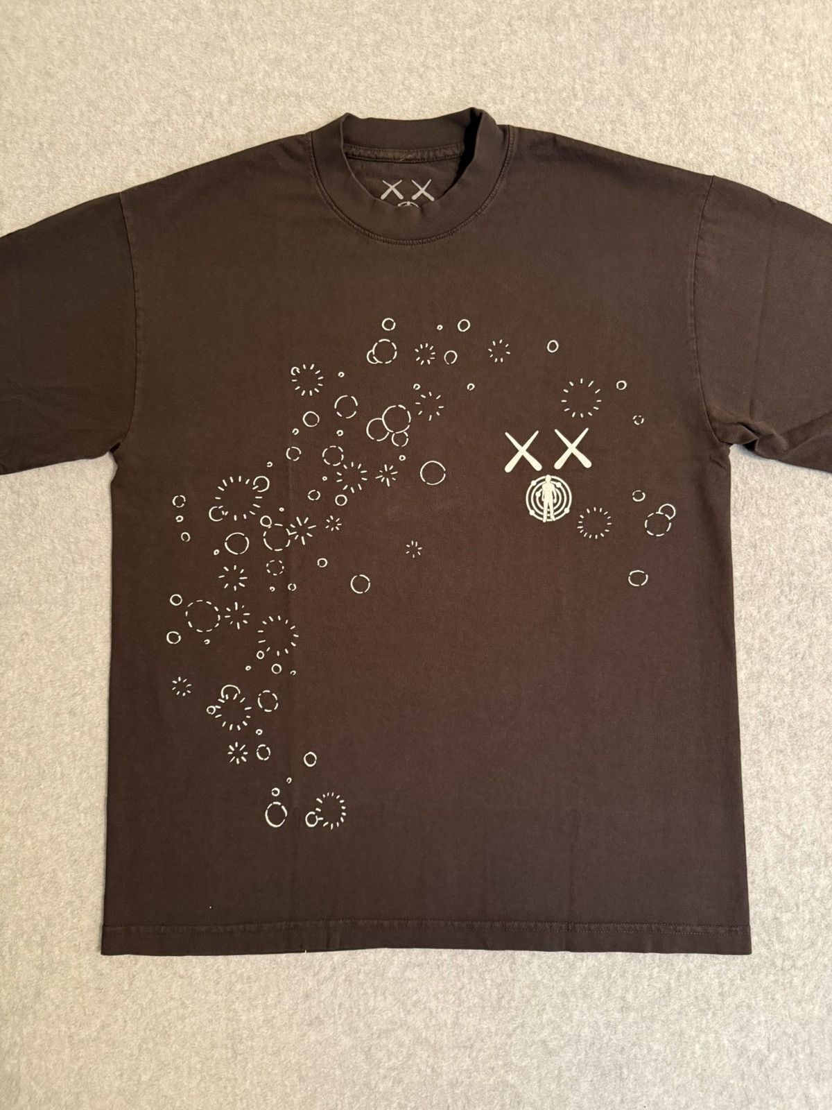 Kaws × Kid Cudi Kid Cudi x KAWS GID T-Shirt Size US M / EU 48-50 / 2 - 2 Thumbnail
