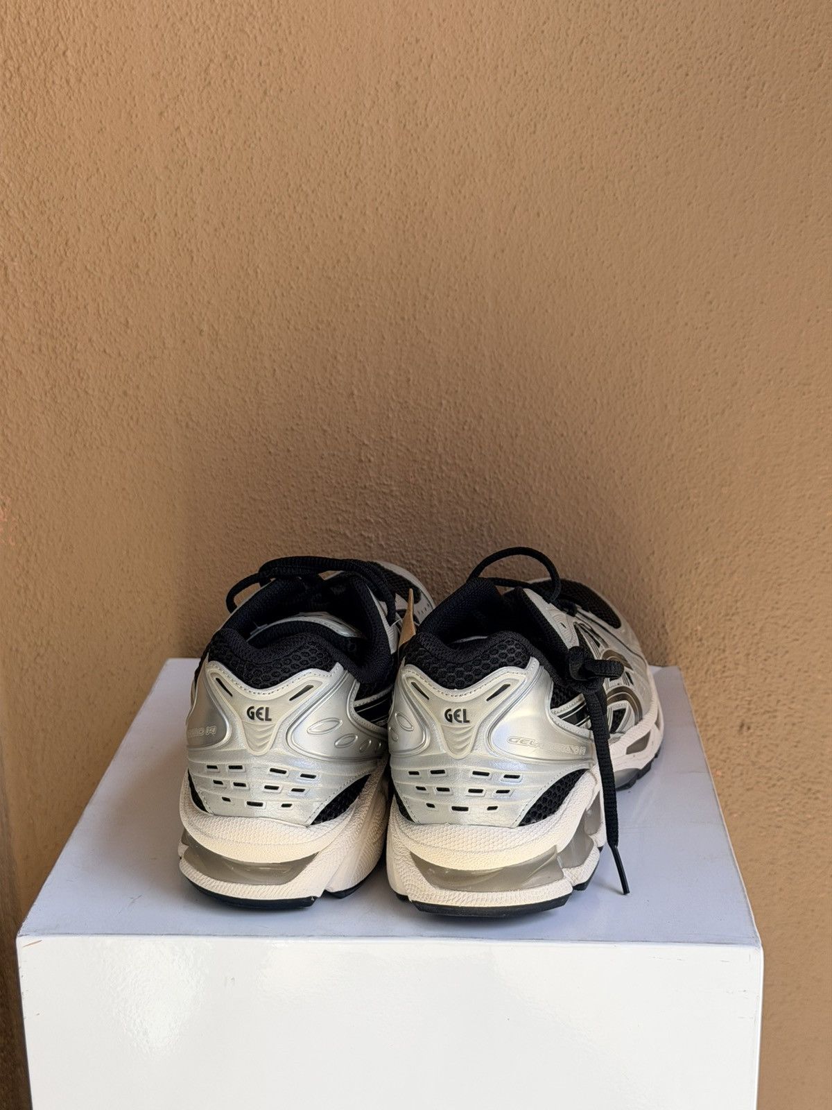 Asics ASICS Gel-Kayano 14 Black/Seal Grey 1201A019-005 Size 10 Size US 10 / EU 43 - 5 Thumbnail