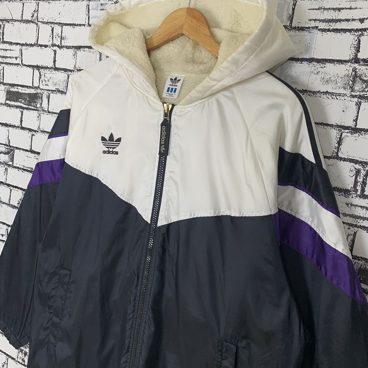 Adidas Adidas Back Print Big Logo Windbreaker Size M / US 6-8 / IT 42-44 - 3 Thumbnail
