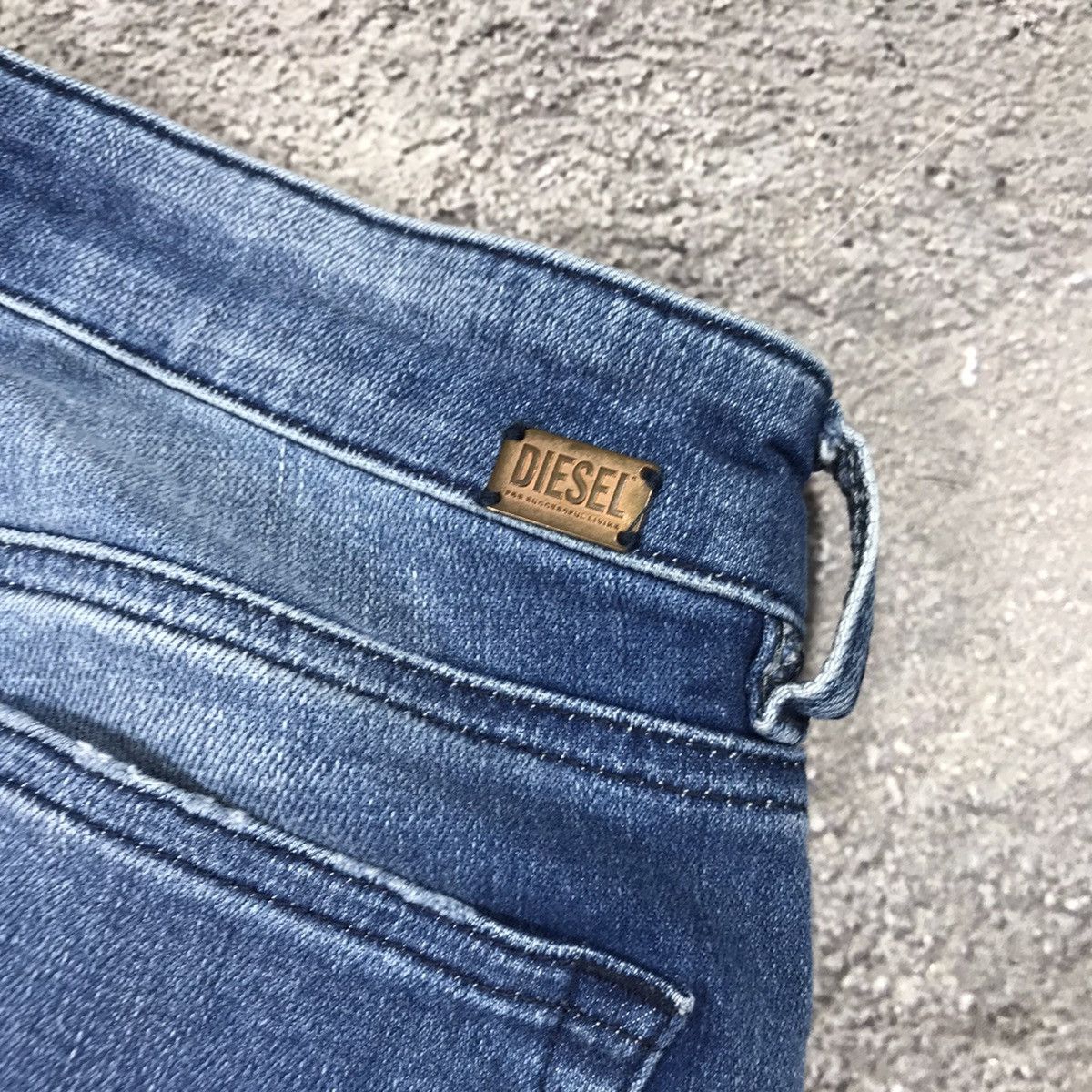 Vintage Vintage Y2K Diesel Distressed Low Rise Baggy Jeans Streetwea Size US 26 / EU 42 - 6 Thumbnail