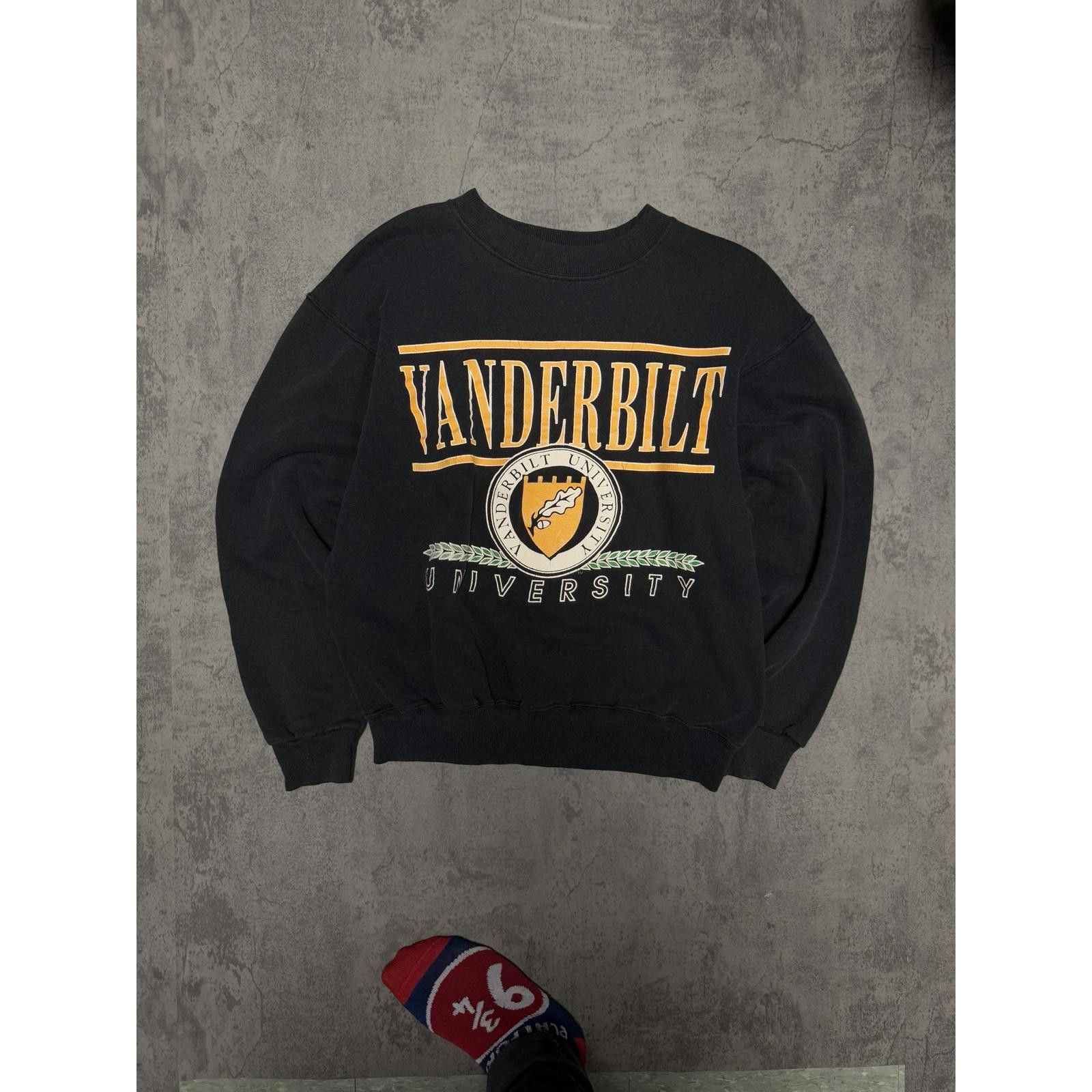 Designer 90s Vanderbilt Crewneck — L — Size US L / EU 52-54 / 3 - 1 Thumbnail