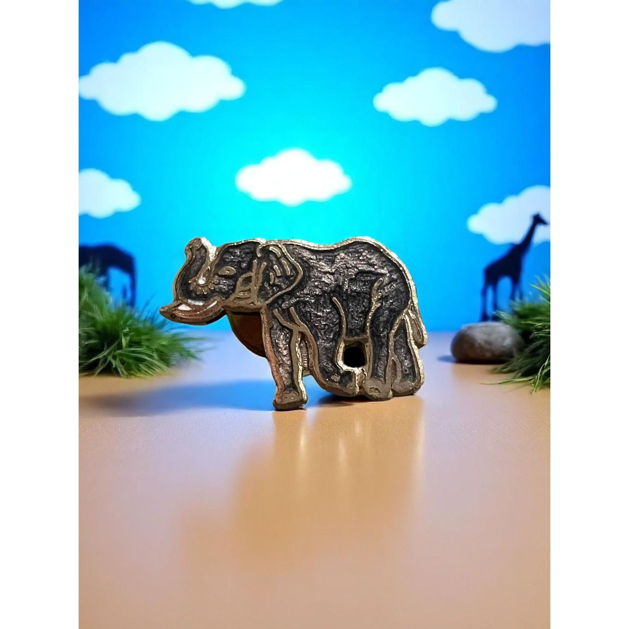 Vintage Vintage Gray Metallic Elephant with Gold Tone Brooch Pin or Size ONE SIZE - 1 Thumbnail