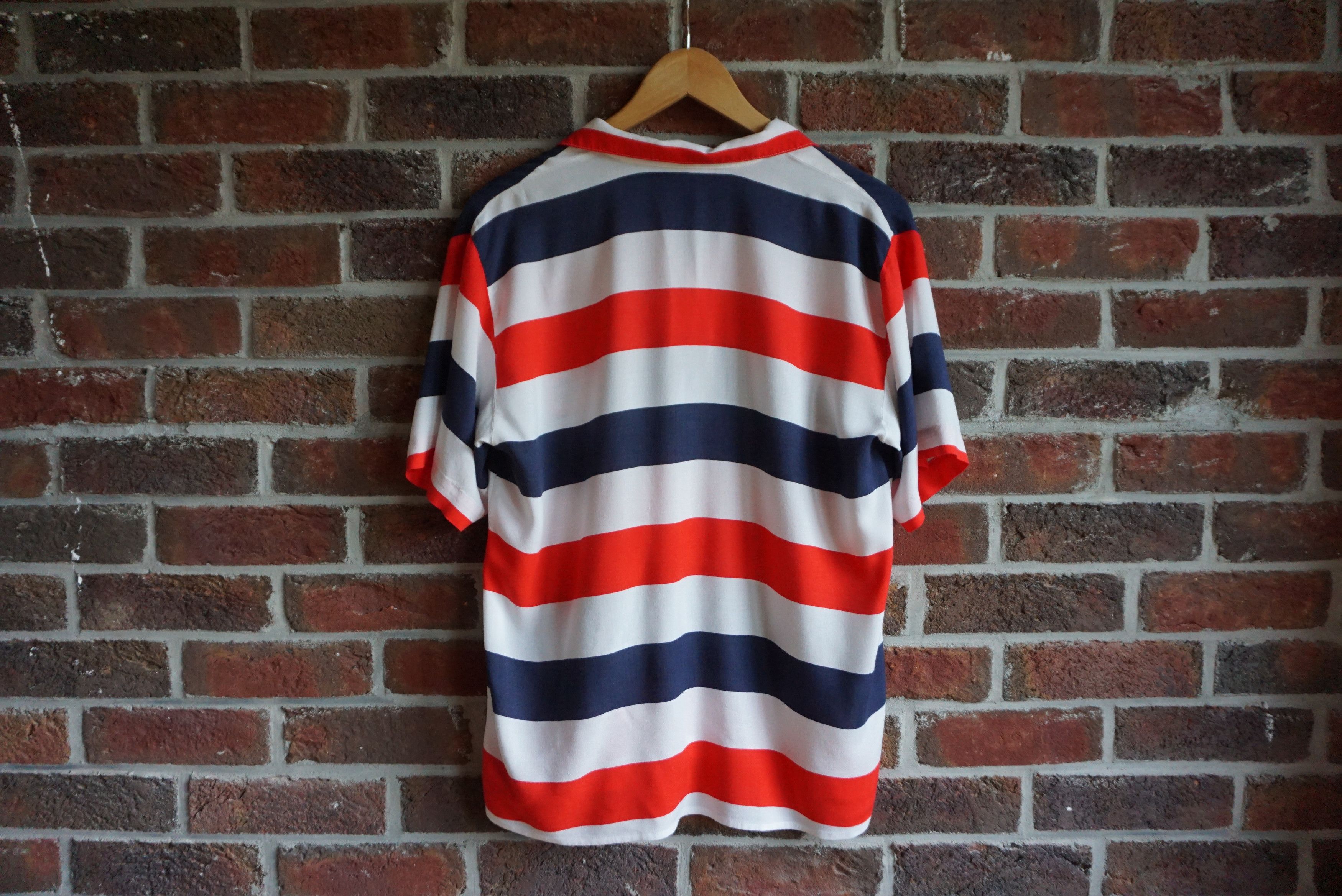 Daniel Hechter Men true vintage funky striped short sleeved shirt 80s 90s Size US S / EU 44-46 / 1 - 10 Thumbnail