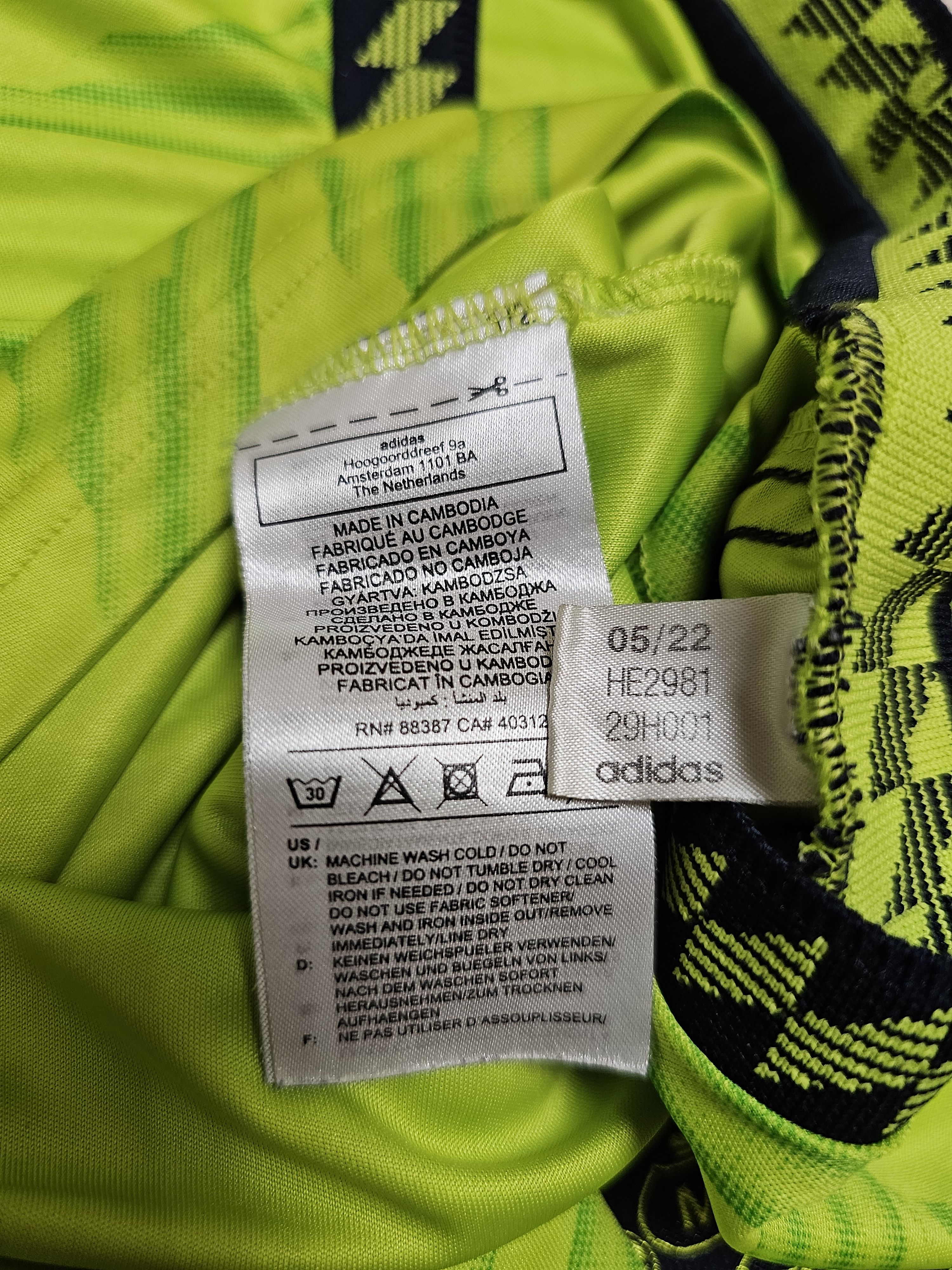 Adidas MANCHESTER UNITED 2022 2023 THIRD FOOTBALL SOCCER JERSEY Size US L / EU 52-54 / 3 - 9 Thumbnail