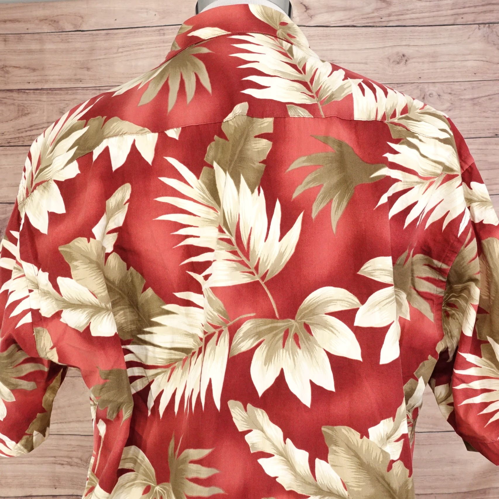 Pierre Cardin PIERRE CARDIN Short Sleeve Red Floral Cotton Button-Up Hawaiian Shirt Mens SZ L - Floral Pattern, 25" Pit to Pit, Vintage? No Size US L / EU 52-54 / 3 - 5 Thumbnail