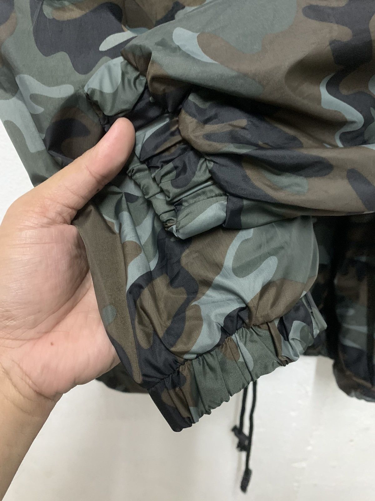 Japanese Brand Vintage Betty Boop Camo Buttom up Hoodie Size US M / EU 48-50 / 2 - 9 Thumbnail