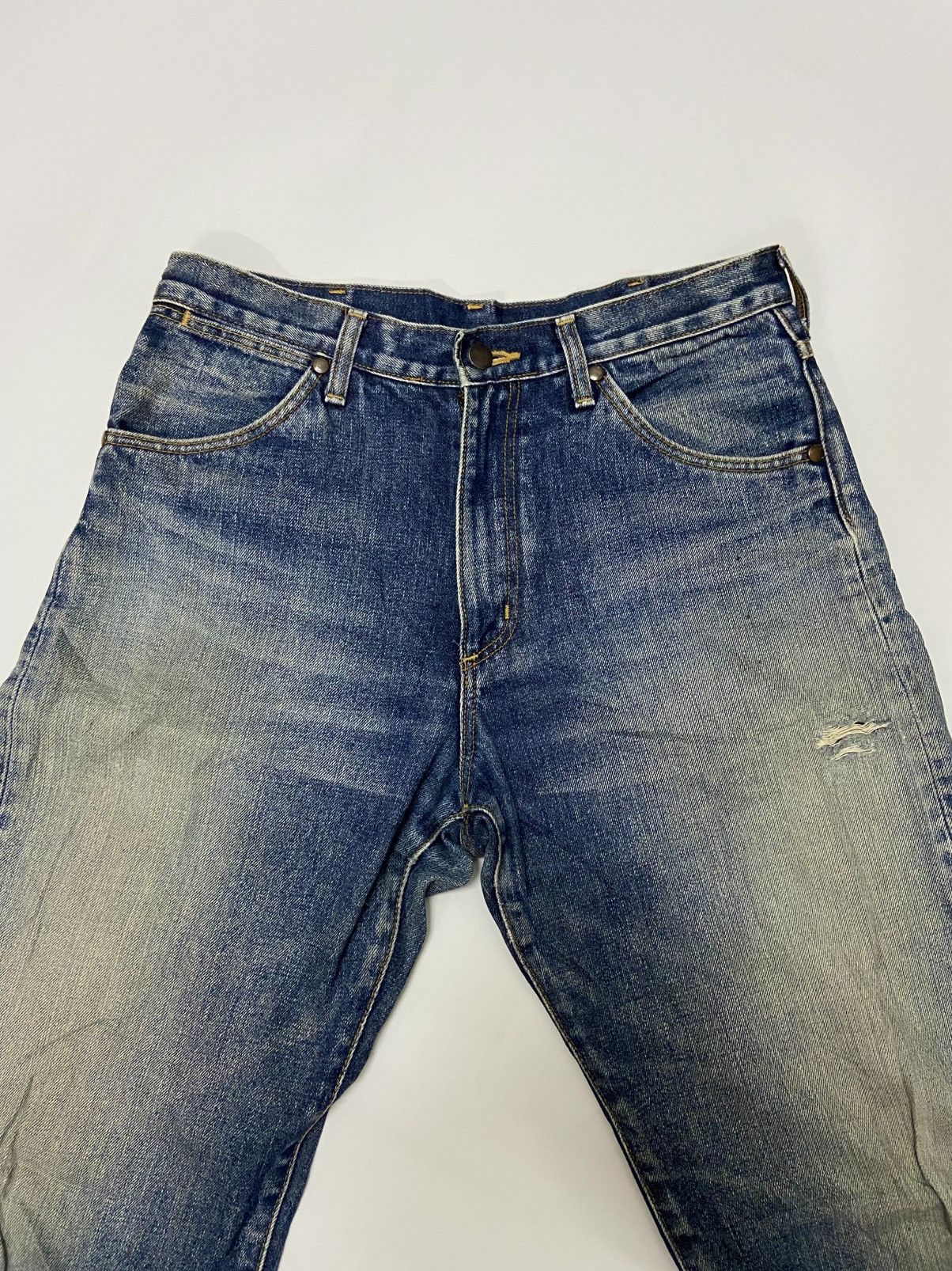 Wrangler VINTAGE WRANGLER BLUE BELLS DISTRESSED JEANS Size US 31 - 3 Thumbnail