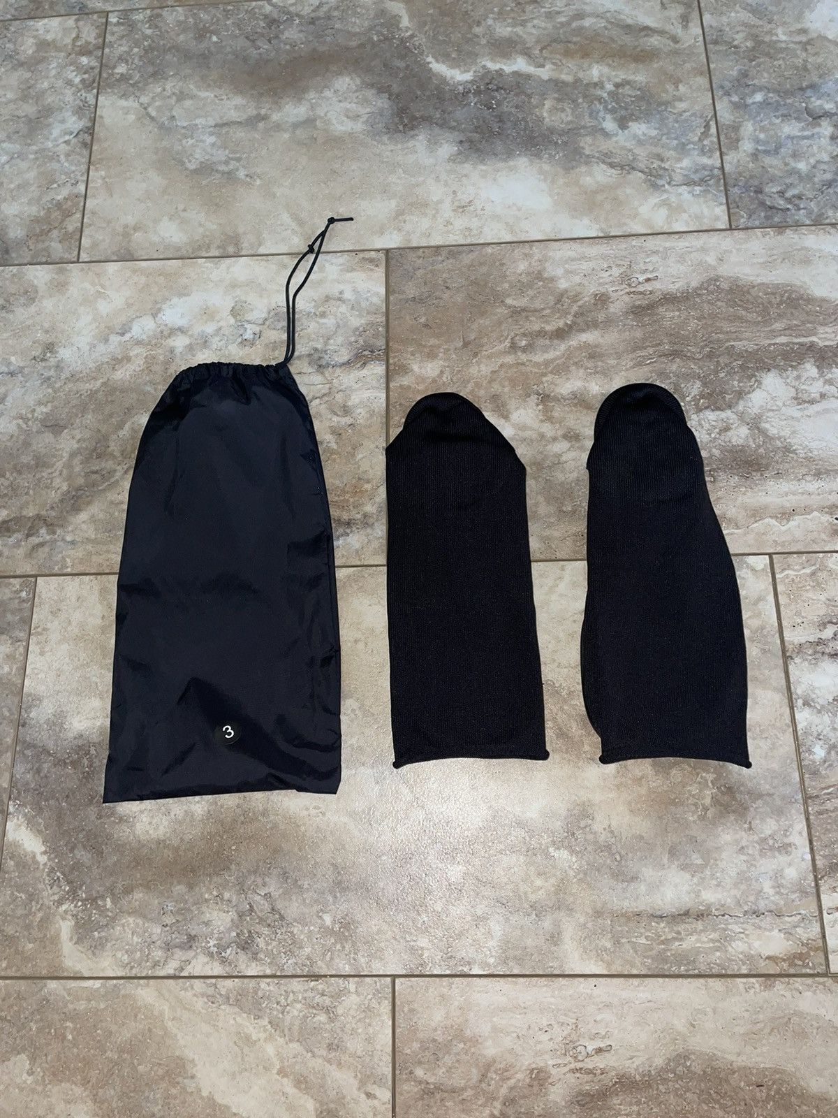 Yeezy YZY PODS BLACK SIZE 3 BRAND NEW Yzypods-blk Size US 12 / EU 45 - 3 Thumbnail