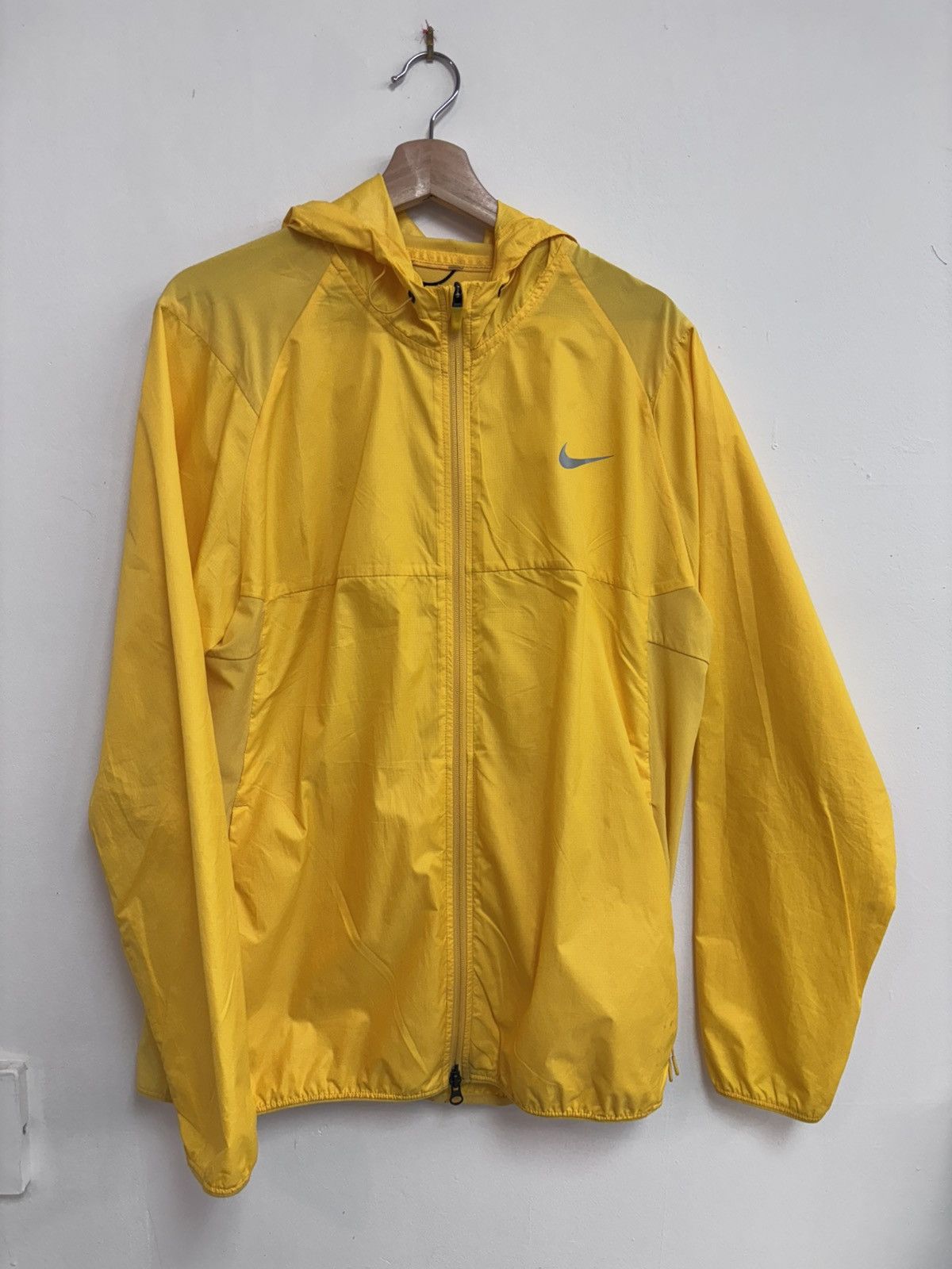 Nike Nike yellow windbreaker Size US L / EU 52-54 / 3 - 1 Thumbnail