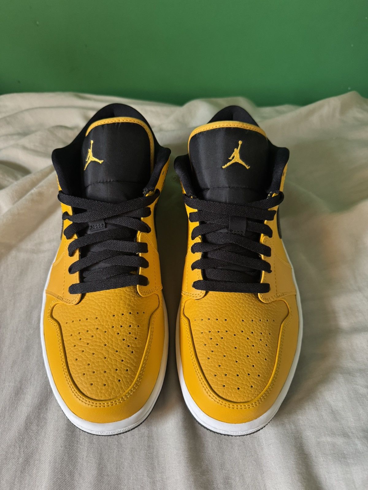 Jordan Brand Jordan 1 low university gold 2021 Size US 11 / EU 44 - 4 Thumbnail