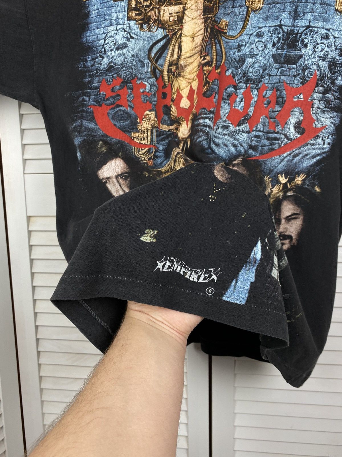 Band Tees Vintage 90s T-Shirt Tee Sepultura Chaos Empire Overprint Size US XL / EU 56 / 4 - 4 Thumbnail