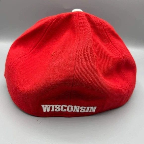 Other Wisconsin Badgers Hat Men 7 3/8 Embroidered Fanatics Fitted Size ONE SIZE - 6 Thumbnail