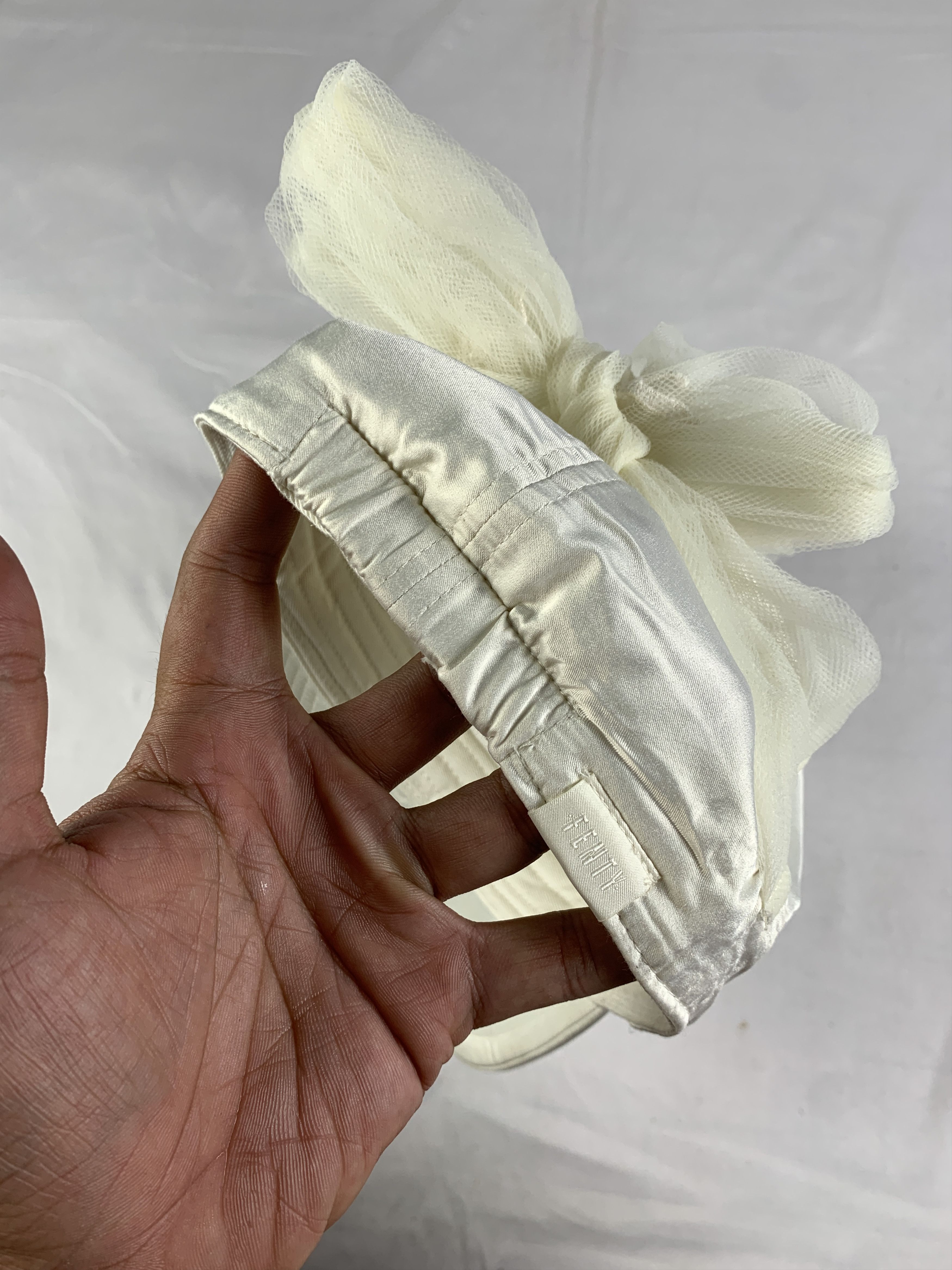 Fenty × Puma PUMA x FENTY by Rihanna White Bow Camp Cap (OSFA) Size ONE SIZE - 7 Thumbnail
