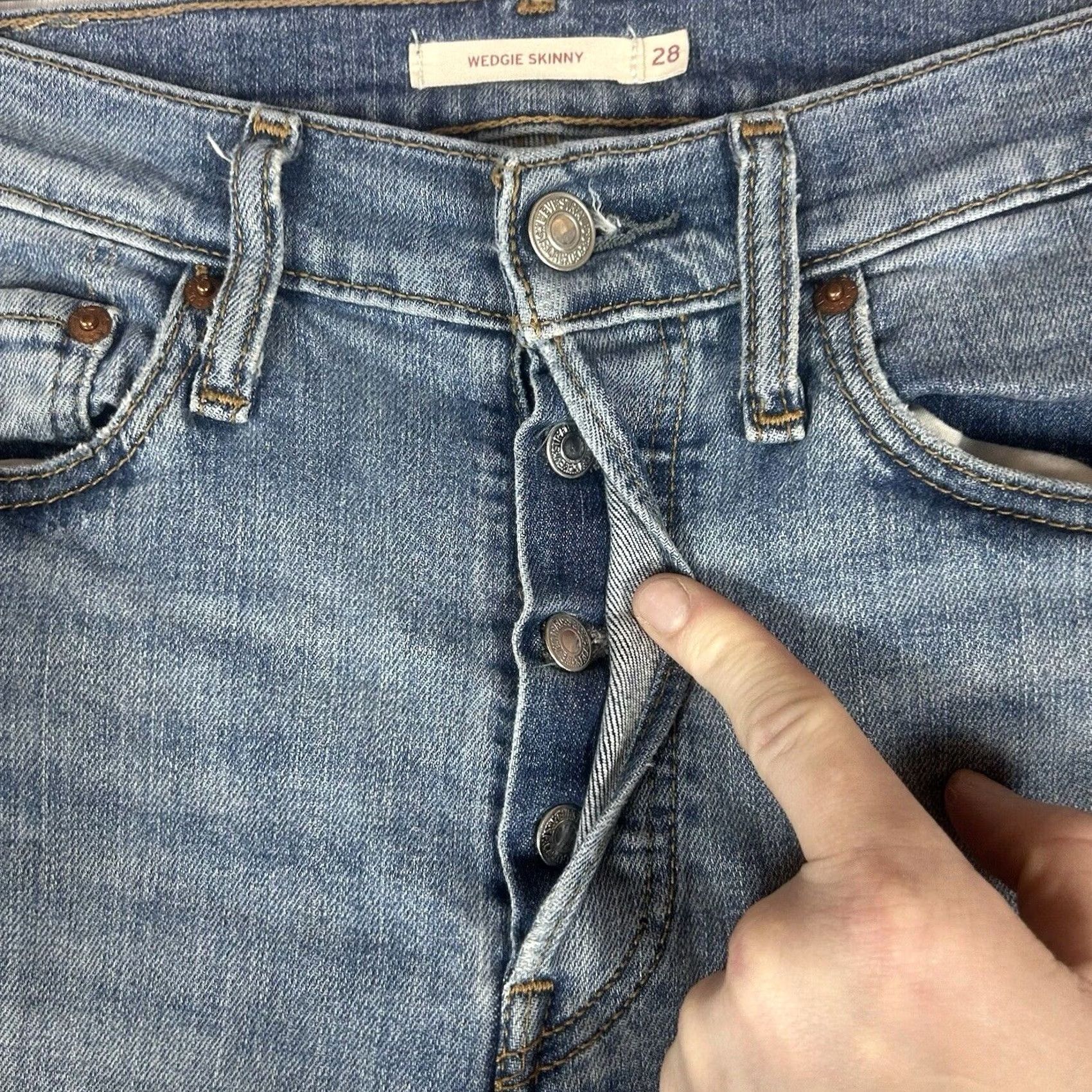 Levi's Levi's Wedgie Skinny Jeans Women's 28 Button Fly High Rise Light Wash Denim Slim Jeggings Distressed Pockets 5-Pocket Size 28" / US 6 / IT 42 - 4 Thumbnail