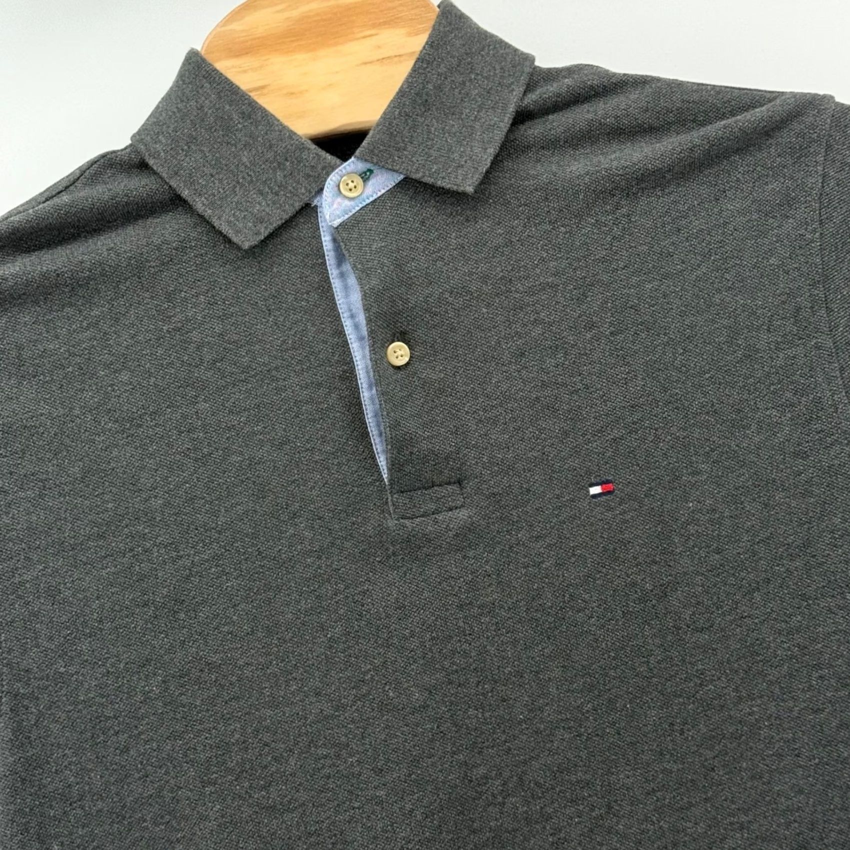 Tommy Hilfiger VINTAGE Tommy Hilfiger Polo Shirt Long Sleeve Gray Mens Small S Cotton Shirt Size US S / EU 44-46 / 1 - 2 Thumbnail