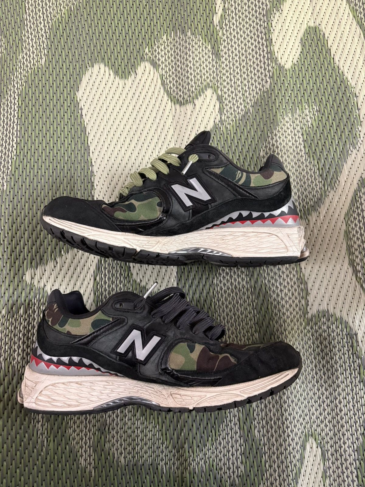 Bape × New Balance Bape x new balance 2002r Size US 10 / EU 43 - 2 Thumbnail