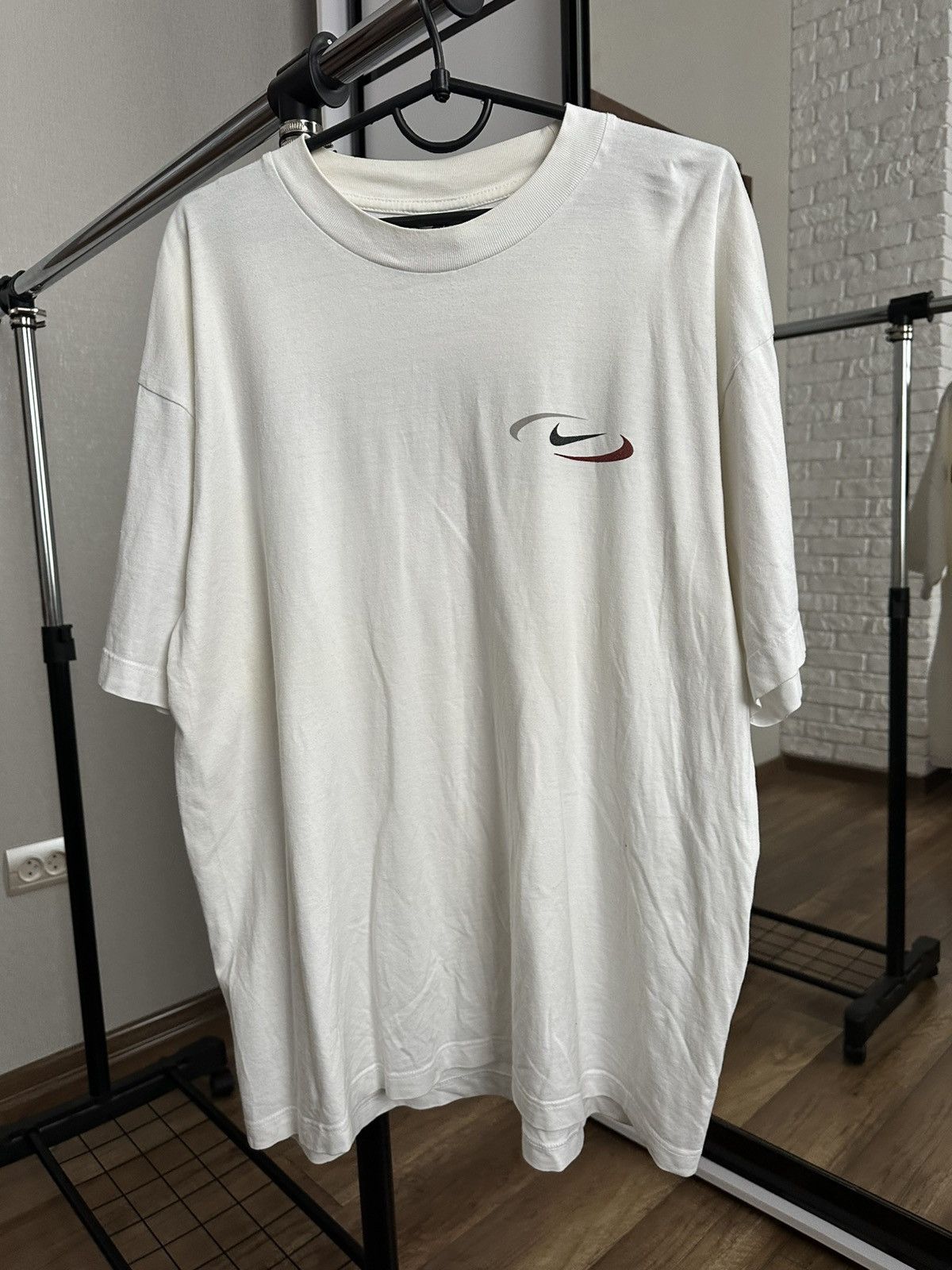 Nike Nike Vintage Big Logo Swoosh T-Shirt Tee 90s Size US L / EU 52-54 / 3 - 6 Thumbnail