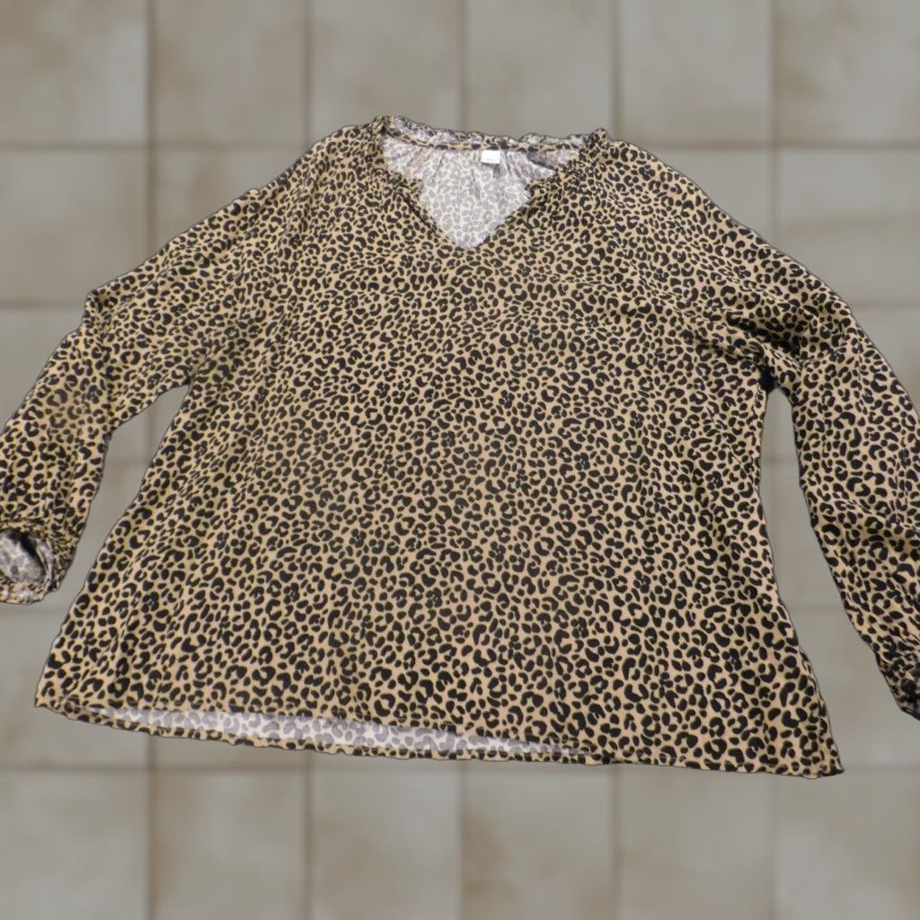 Old Navy Old Navy Blouse Women L Multicolor Animal Print Round Neck Long Sleeve Pullover Casual Rayon Classic Stretch Top Size L / US 10 / IT 46 - 1 Thumbnail