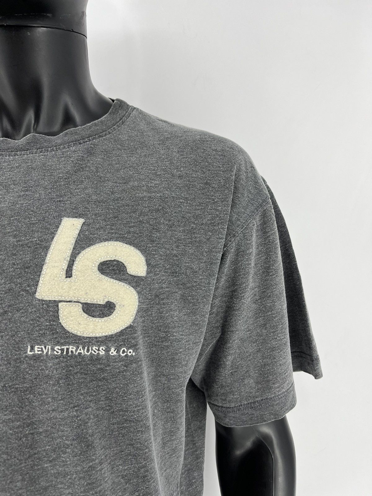Levi's Vintage Clothing Vintage 90's Levis Jeans Tshirt Large Levis Usa Union Made Size US L / EU 52-54 / 3 - 6 Thumbnail