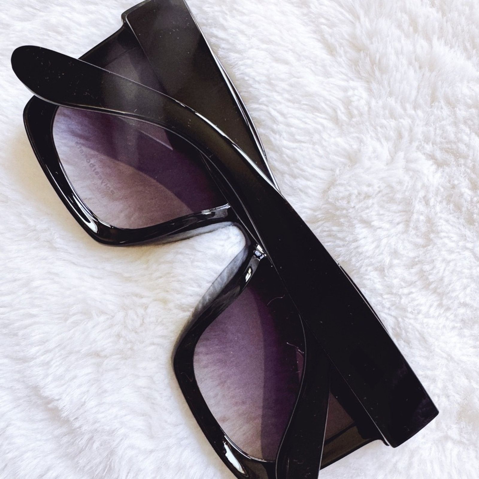 Other Liora Black Oversized Bold Sunglasses Size ONE SIZE - 12 Thumbnail