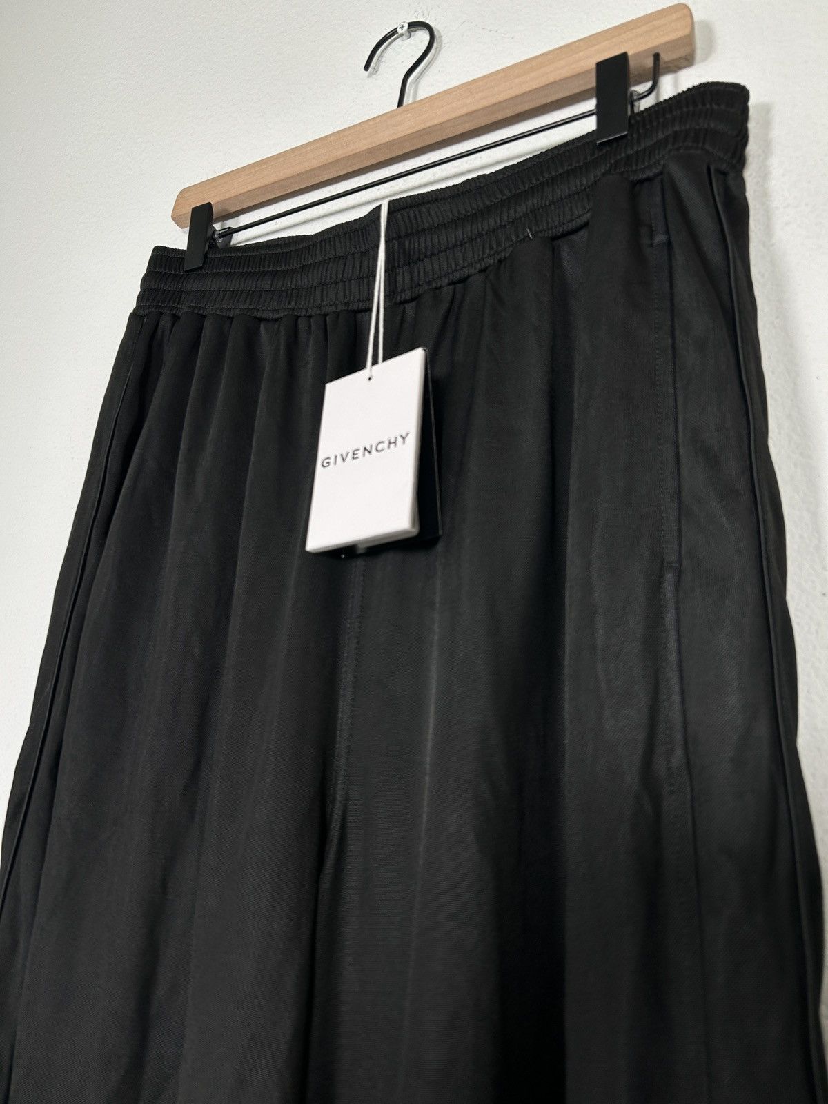Givenchy SS23 Oversized Drape Jersey Sweatpants Size US 32 / EU 48 - 4 Thumbnail