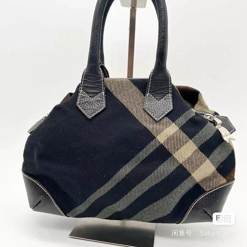 Vivienne Westwood Vivienne Westwood size os Classic brown coffee color checke Size ONE SIZE - 5 Thumbnail
